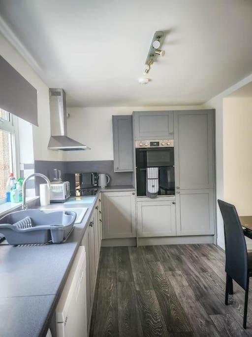 Central 2-Bedroom Bunglow With Double Sofa Bed Carnoustie Eksteriør bilde